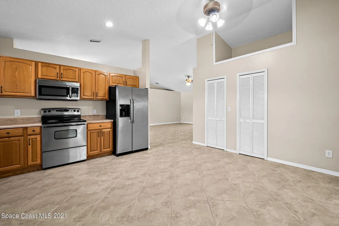 Photo of 4390 Alan Shepard Avenue