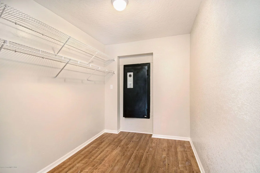 Photo of 5130 Evinrude Road