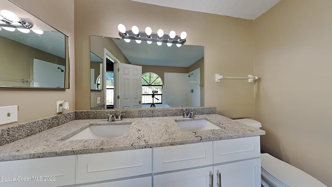 Photo of 526 Deerfield Drive