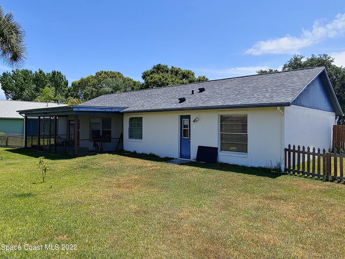 Photo of 2570 Nobility Avenue