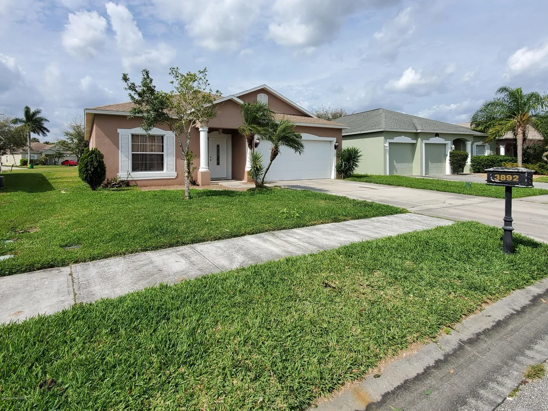 Photo of 3892 Manitoba Way
