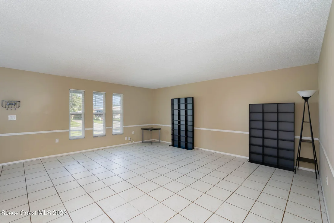 Photo of 2445 Victor Road
