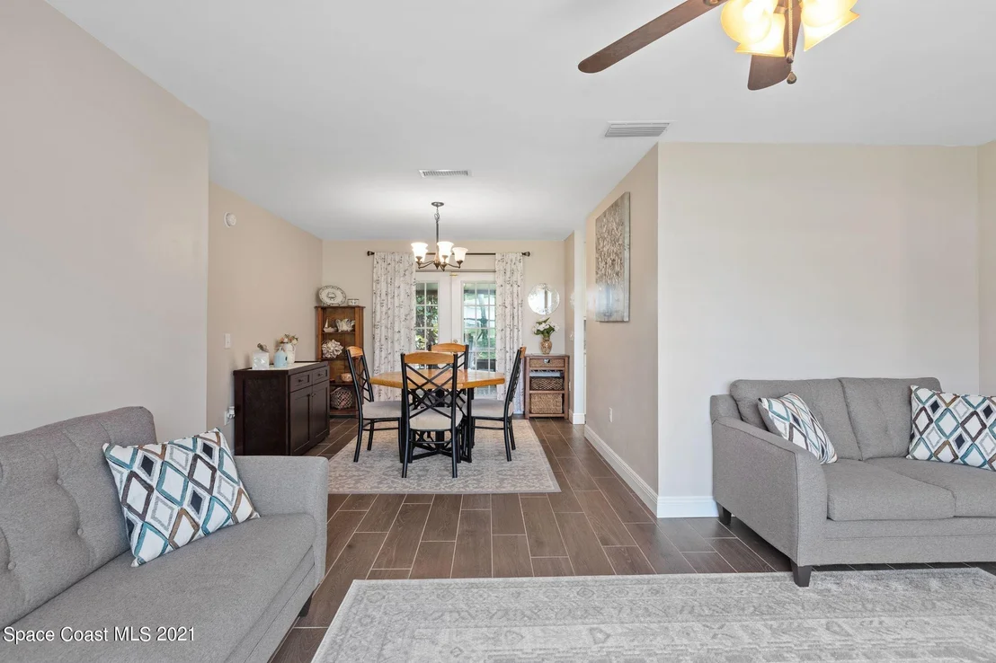 Photo of 2412 Devonswood Road