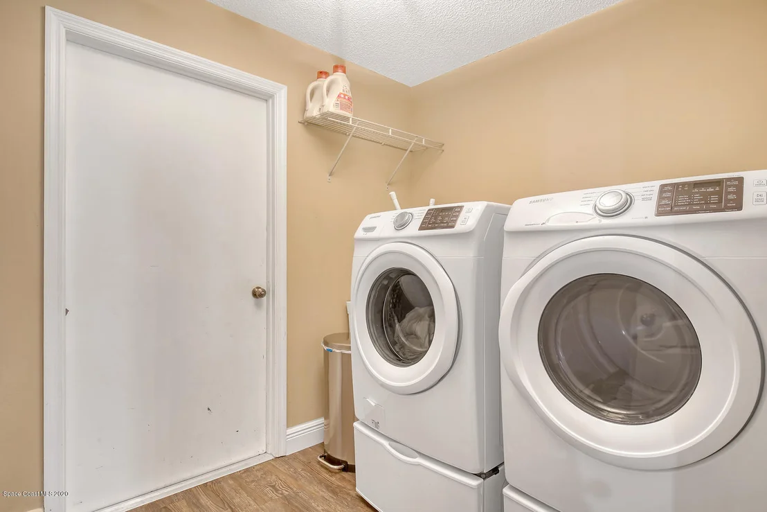 Photo of 1004 Cedarbrook Court