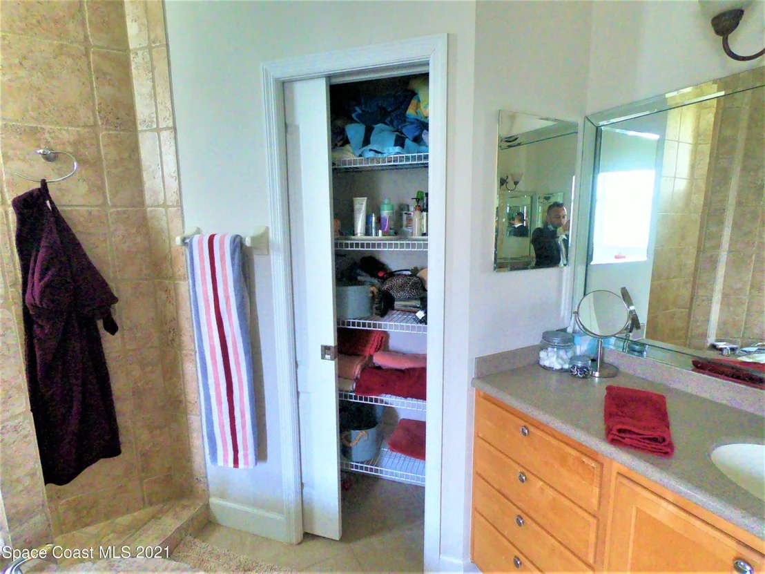 Photo of 1035 Starling Way