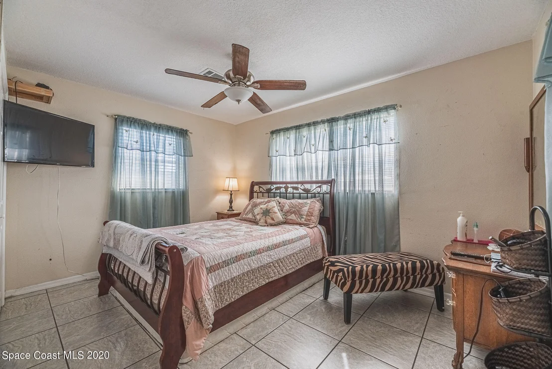 Photo of 337 Gemini Drive