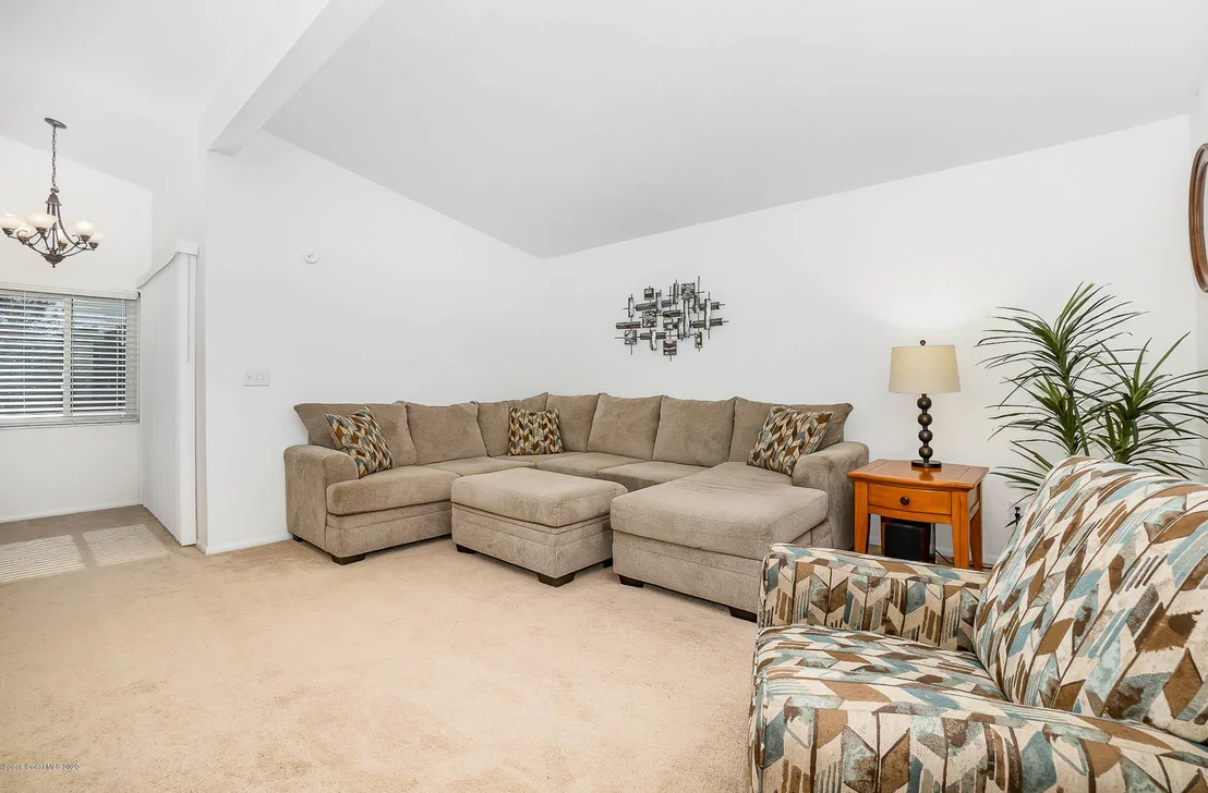 Photo of 960 Forest Road