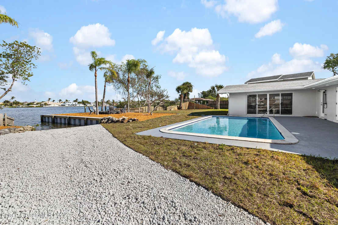 Photo of 77 W Bay Drive
