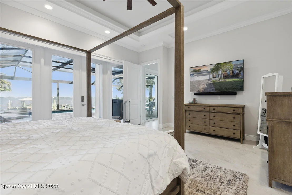 Photo of 3835 Riverside Drive