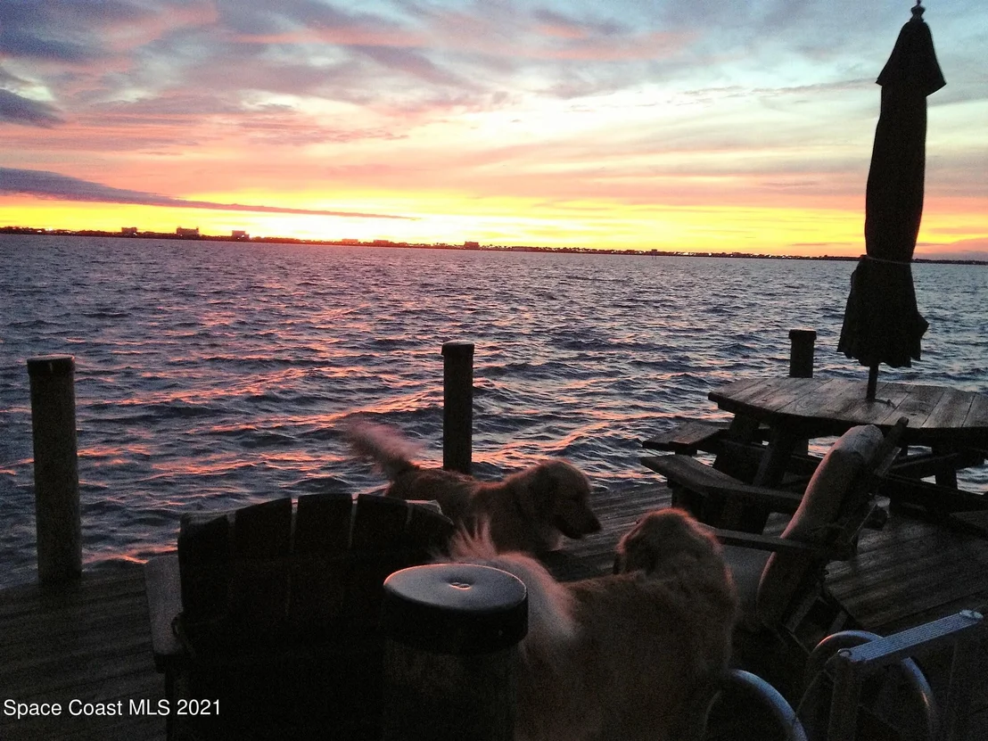 Photo of 600 N Riverside Drive