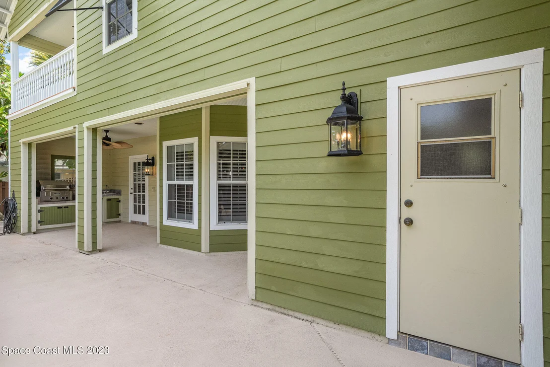Photo of 320 2nd Avenue