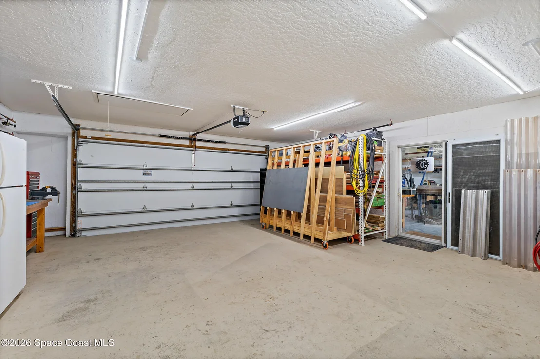 Photo of 2318 N Riverside Drive