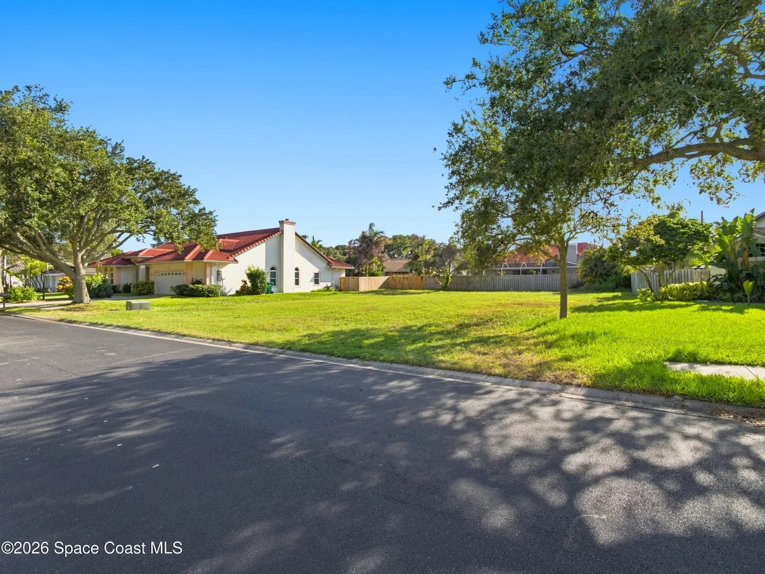 Photo of 565 Newport Drive
