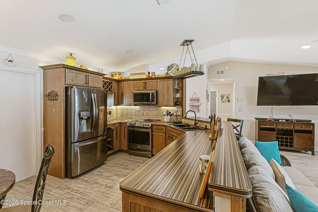 Photo of 413 Orlov Road NW