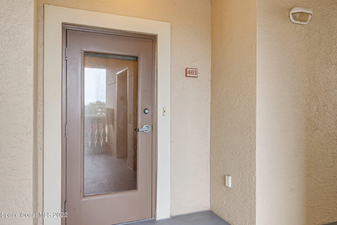 Photo of Unit 403 at 4975 Dixie Highway NE
