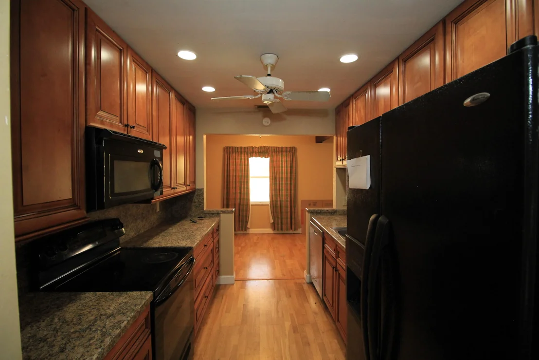 Photo of 1441 Meadowbrook Road NE