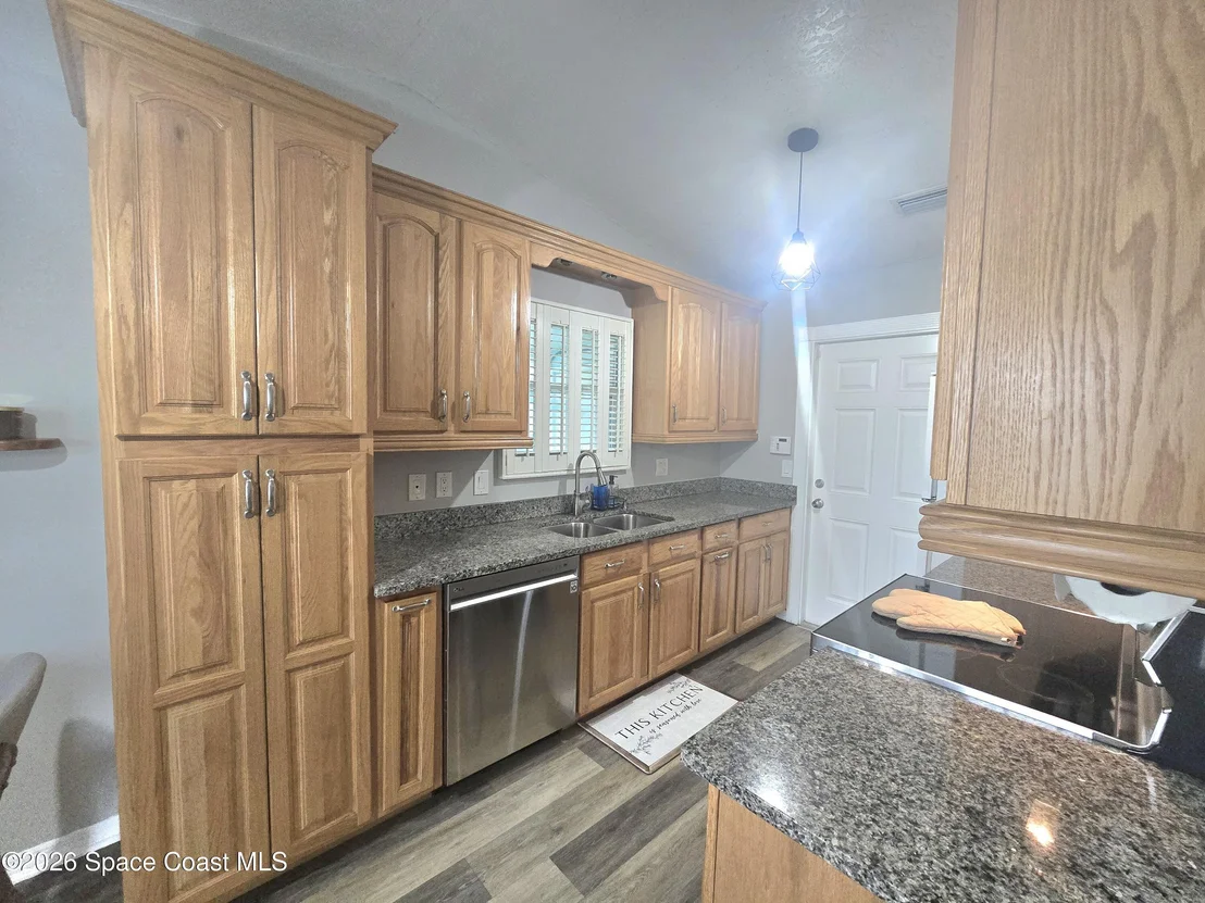 Photo of 910 Ithaca Avenue SE