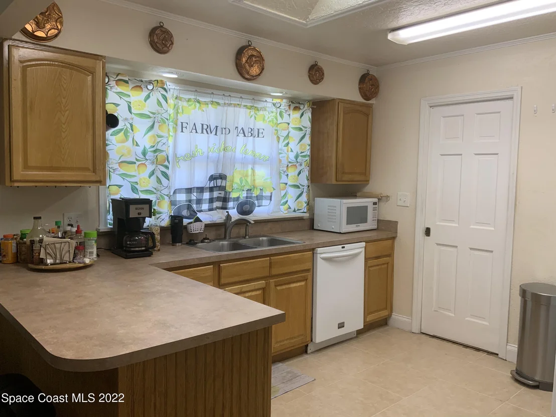 Photo of 697 Atlas Avenue NE