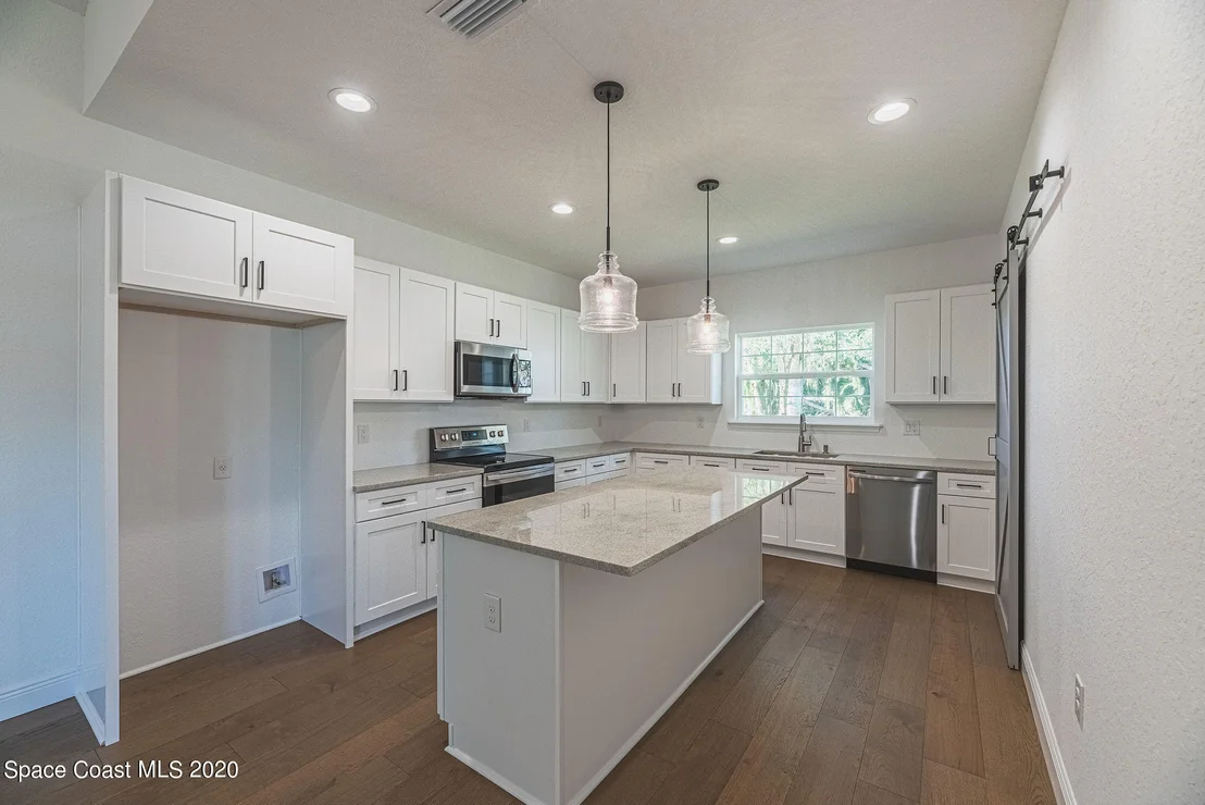 Photo of 431 Crescent Drive