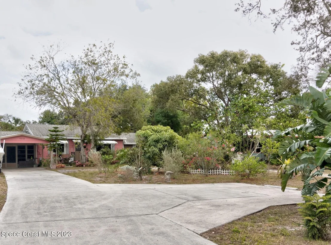 Photo of 9530 Riverview Drive