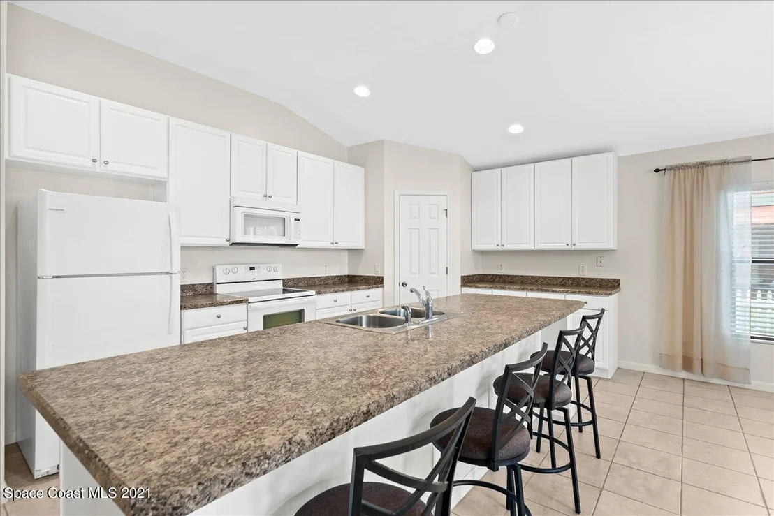 Photo of 325 Dryden Circle