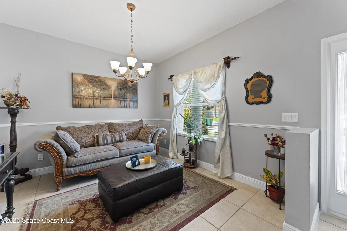 Photo of 813 Del Mar Circle