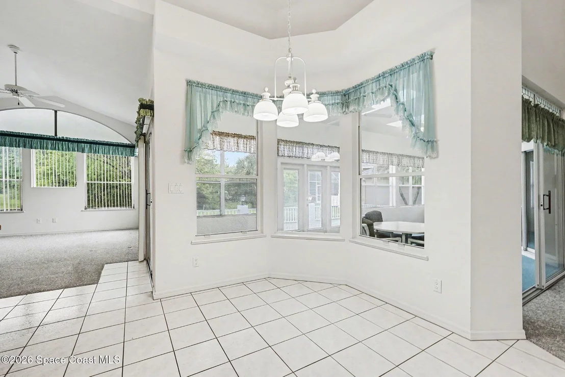 Photo of 981 Victoria Place