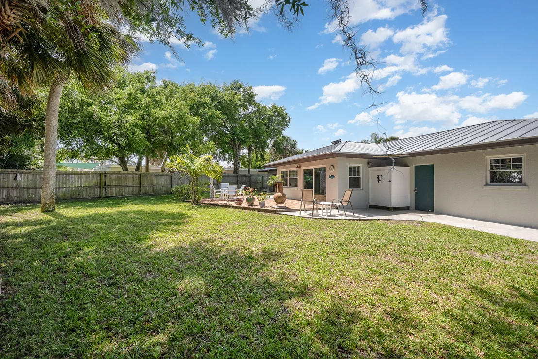 Photo of 949 W Whitmire Drive