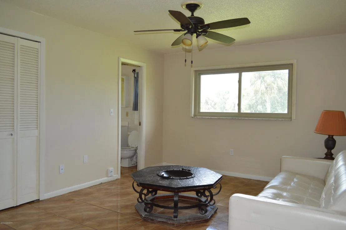 Photo of 4000 Lakebreeze Boulevard