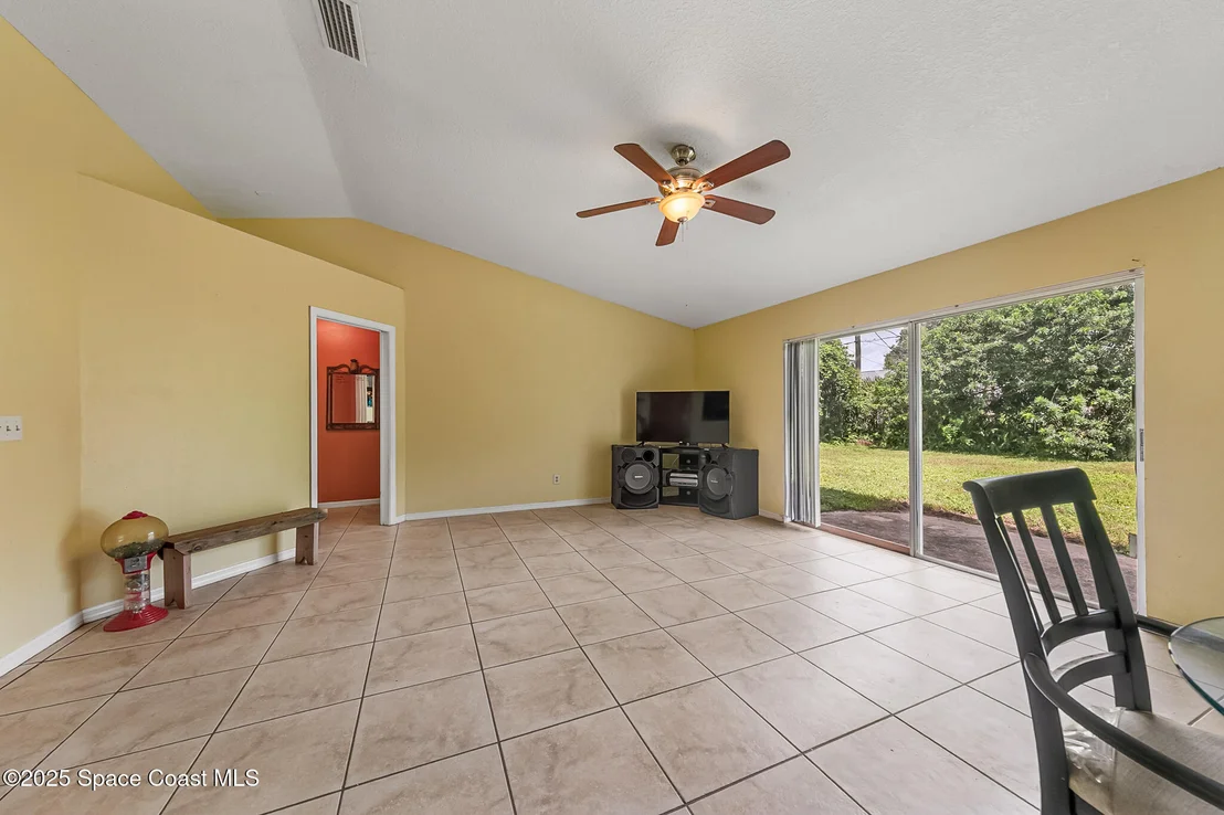 Photo of 1099 Pace Drive NW