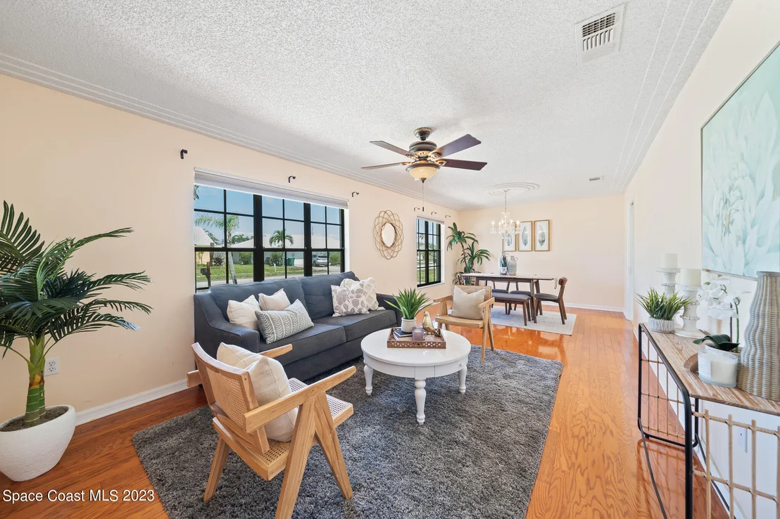 Photo of 715 Hibiscus Drive