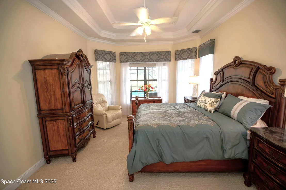 Photo of 2112 Windbrook Drive SE