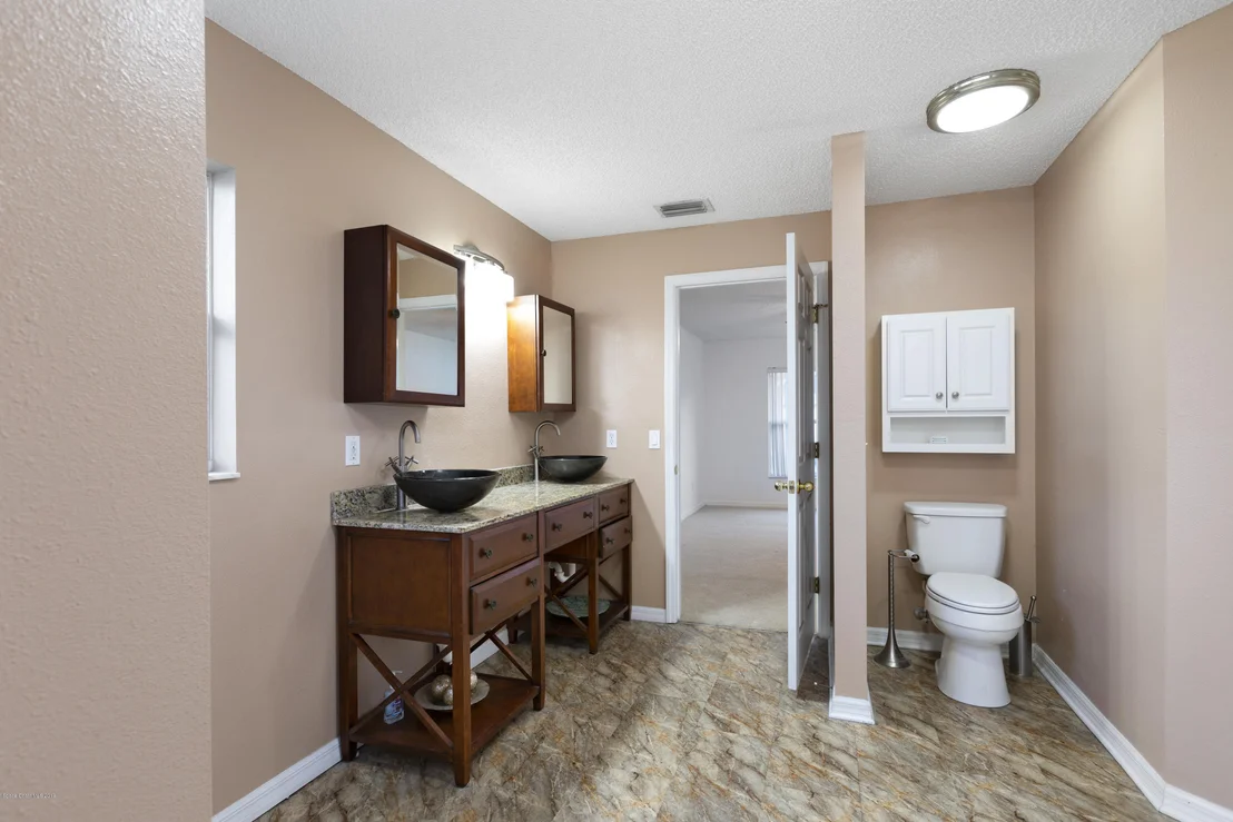 Photo of 1490 Whitman Drive