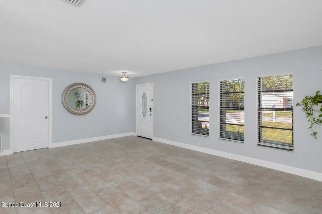 Photo of 991 Pineland Drive
