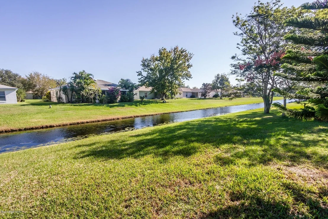 Photo of 1439 California Drive
