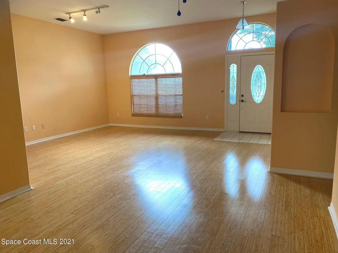 Photo of 935 Osprey Lane