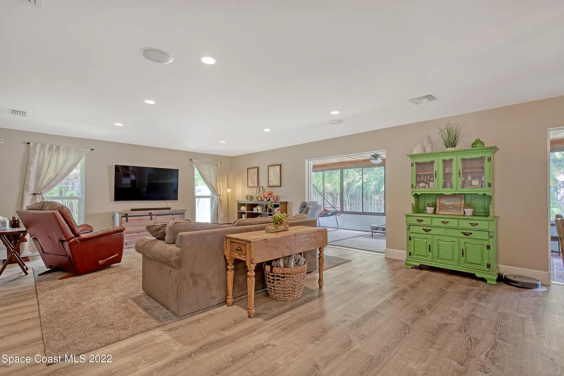 Photo of 400 Mosswood Boulevard