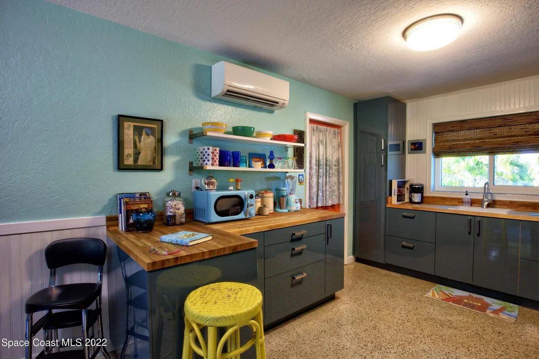 Photo of 153 Clairbourne Avenue