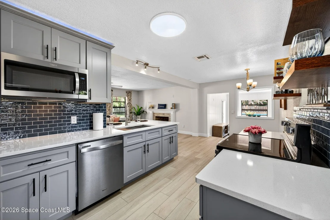 Photo of 7486 Livingstone Lane
