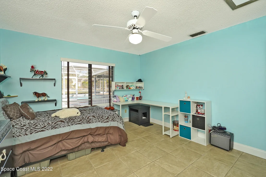 Photo of 1814 Oak Drive N