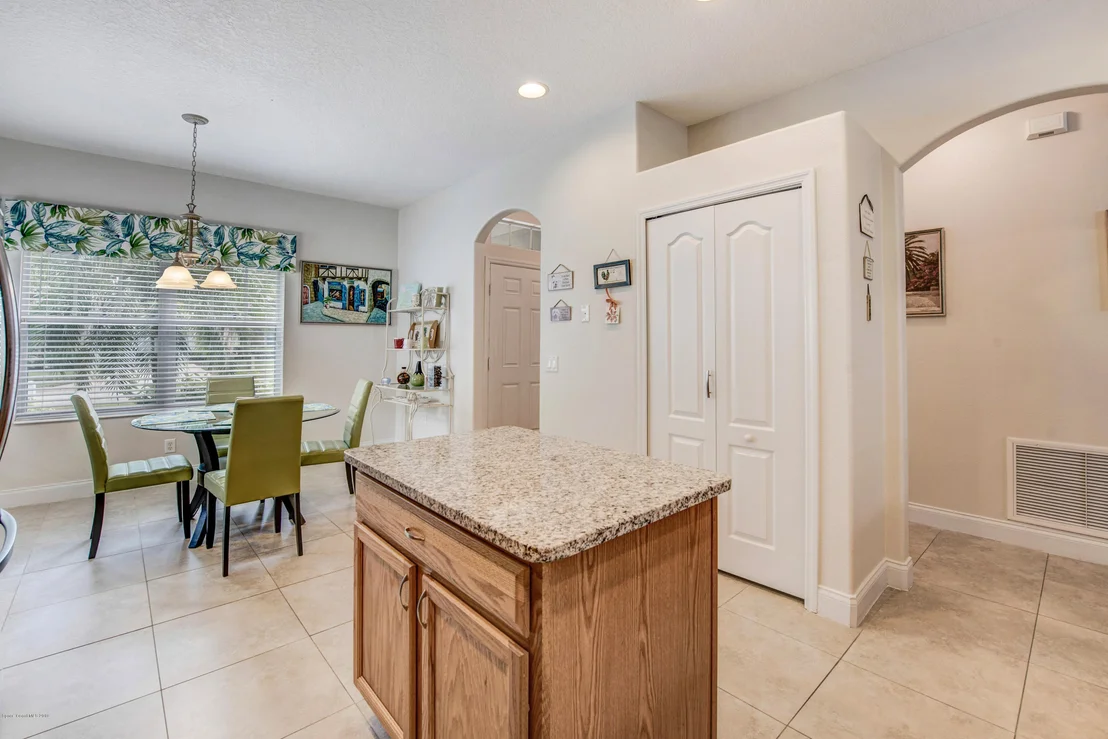 Photo of 412 Waterside Circle