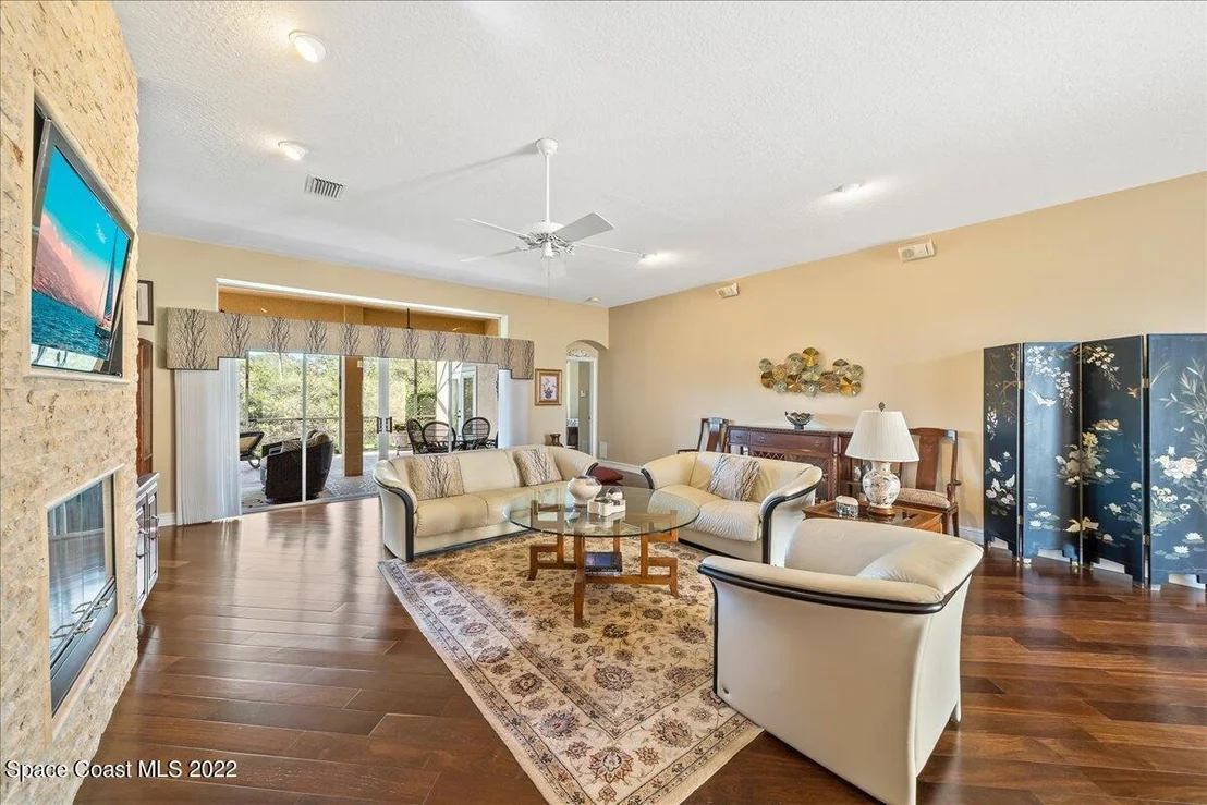 Photo of 937 Palm Brook Drive