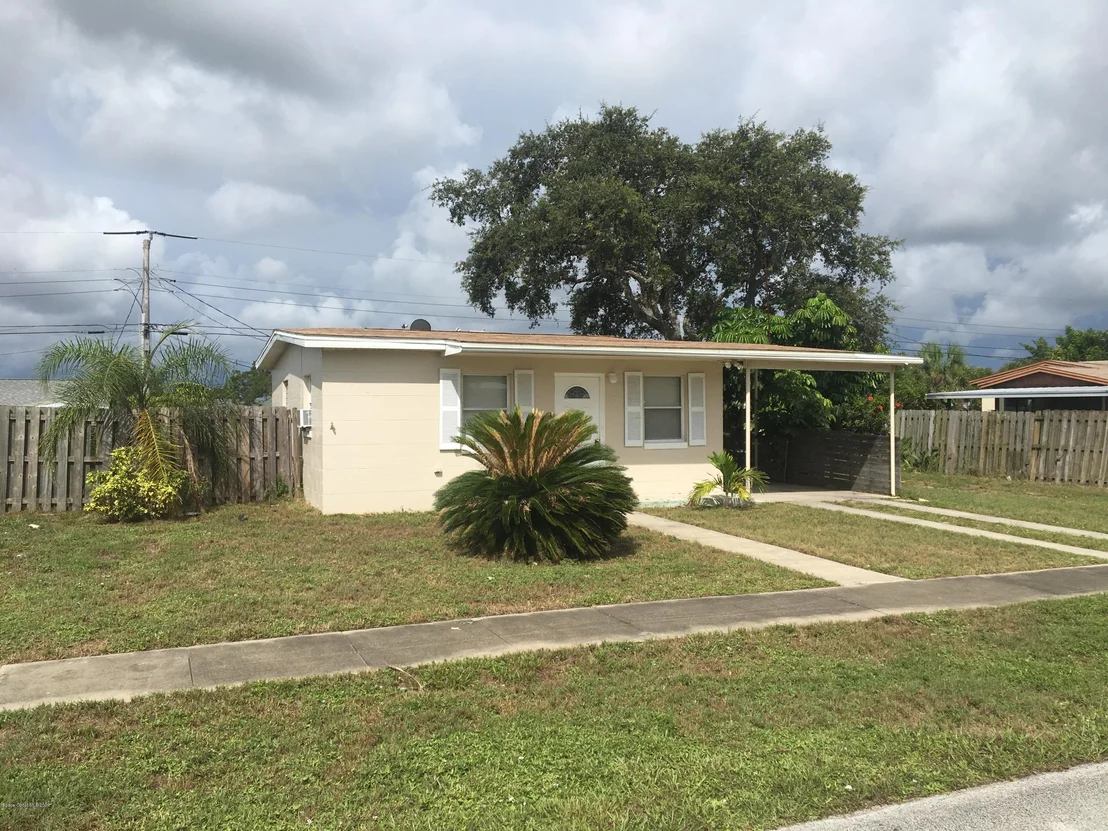 Photo of 1042 Cable Lane NE