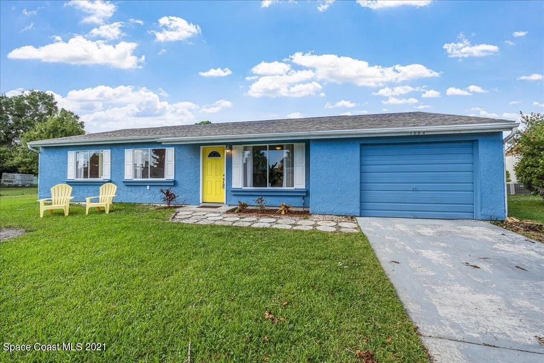 Photo of 1394 Carr Circle NE
