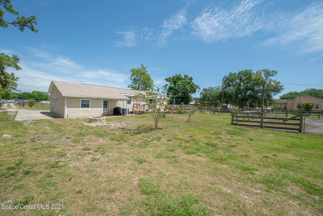 Photo of 3635 Hield Road