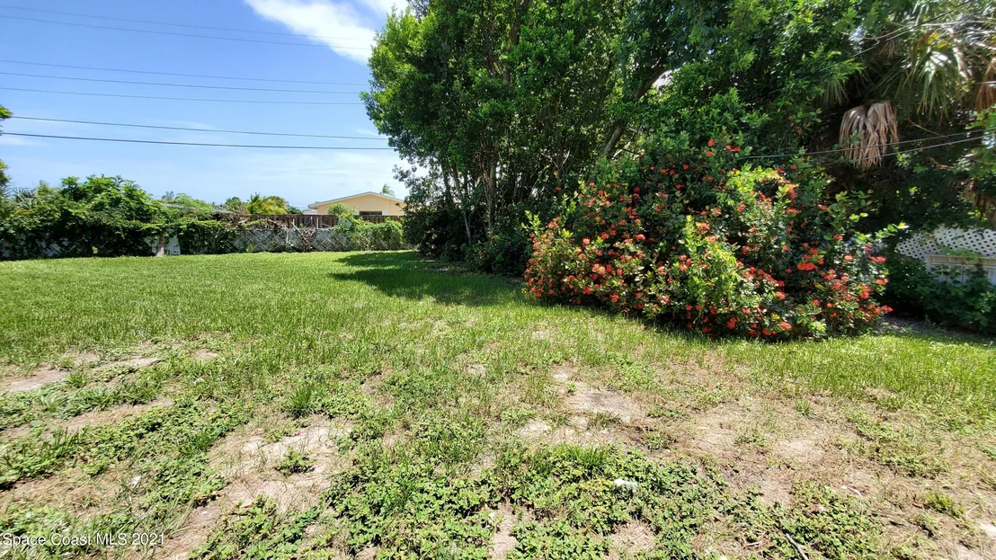 Photo of 1057 Cabot Drive NE