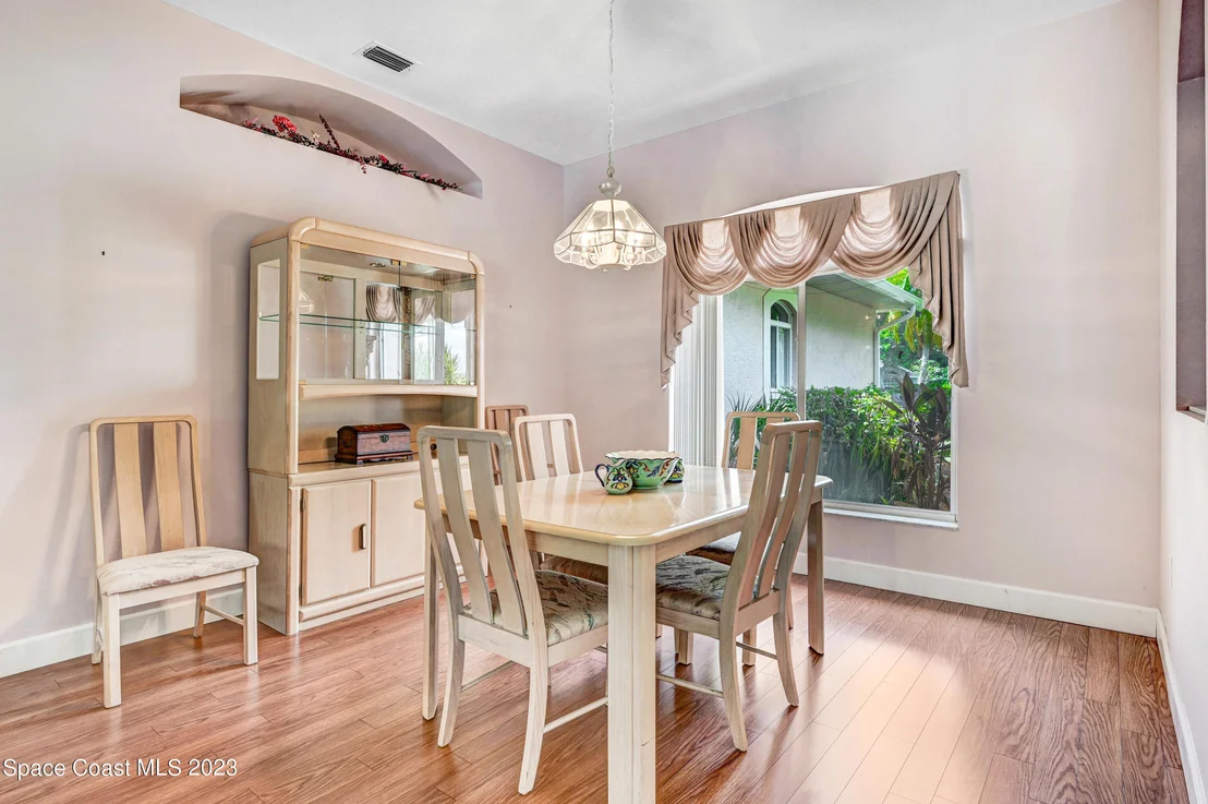 Photo of 2180 Royal Oaks Drive