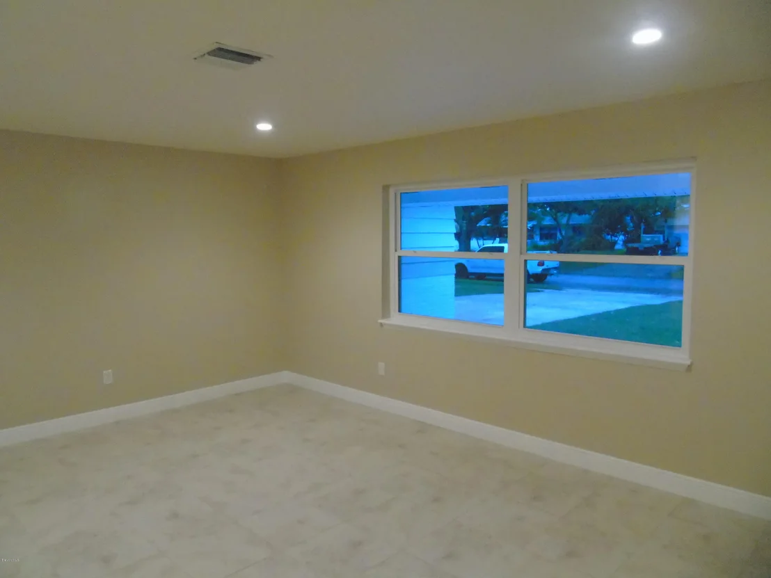 Photo of 897 Kings Post Road