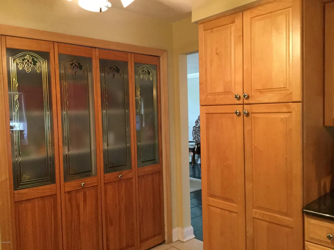 Photo of 610 N Robert Way
