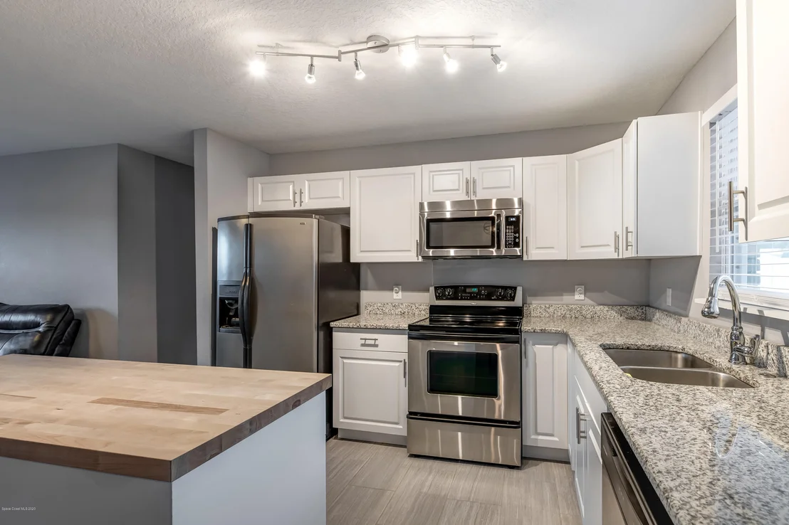 Photo of 2563 Stratford Drive